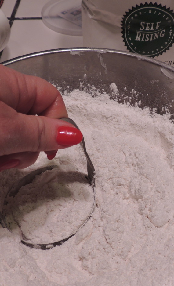 bicuit cutting in dough