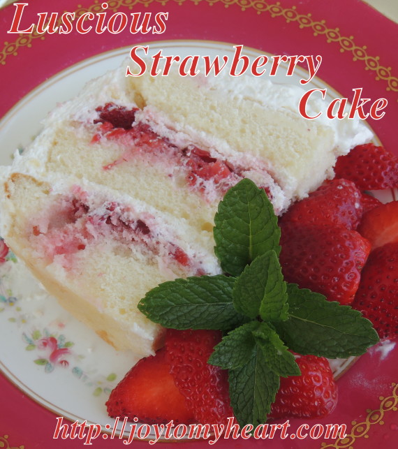strawbery cake slice