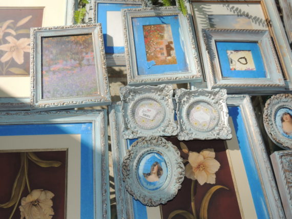 gallery-frames-painted-blue